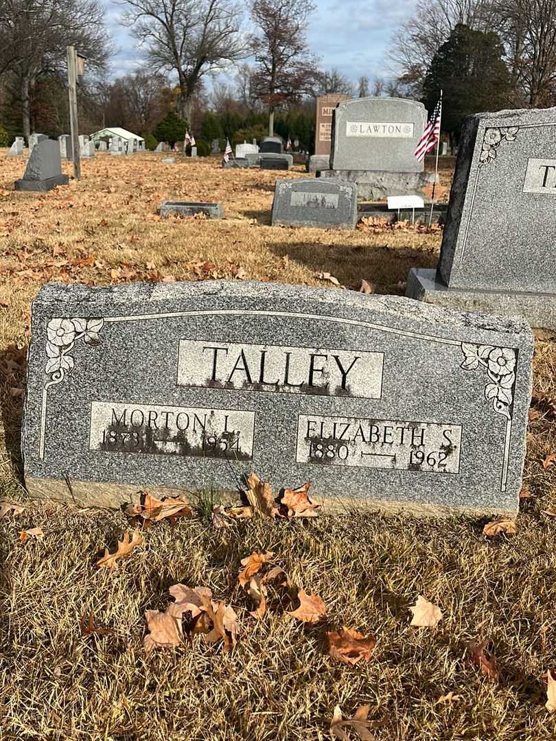 Morton L. Talley Senior's grave. Photo 3