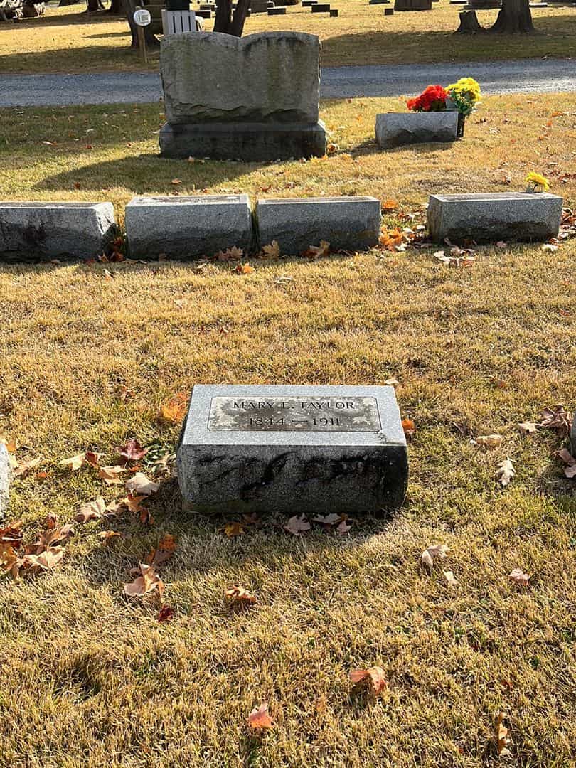 Mary E. Taylor's grave. Photo 2