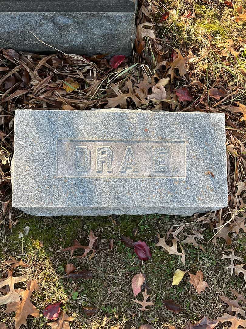Ora E. Cherry's grave. Photo 3