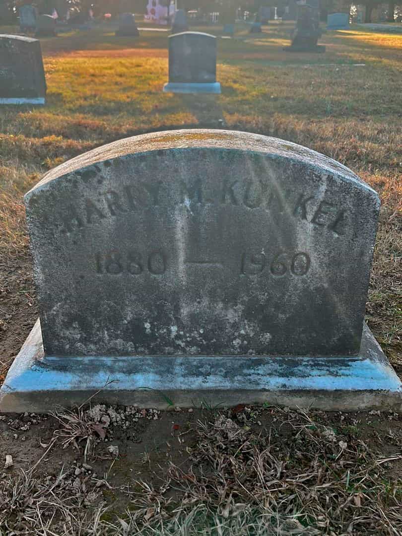 Harry M. Kunkel's grave. Photo 3