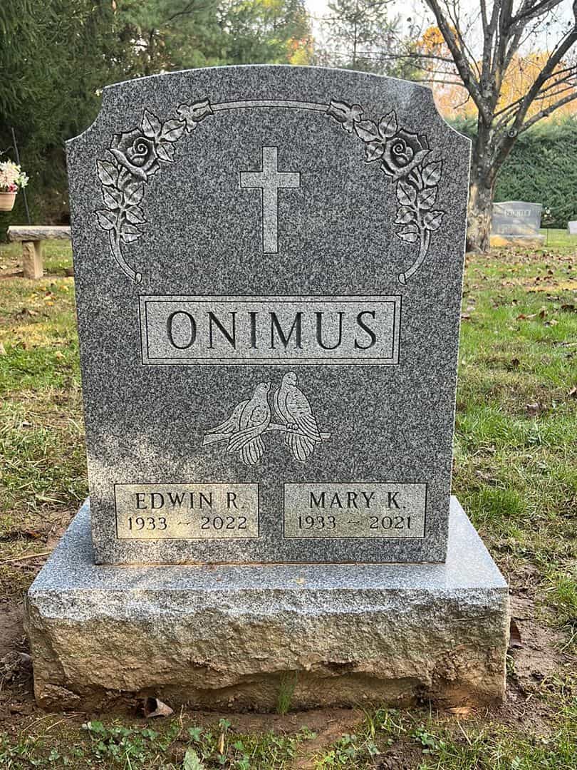 Edwin R. Onimus's grave. Photo 1