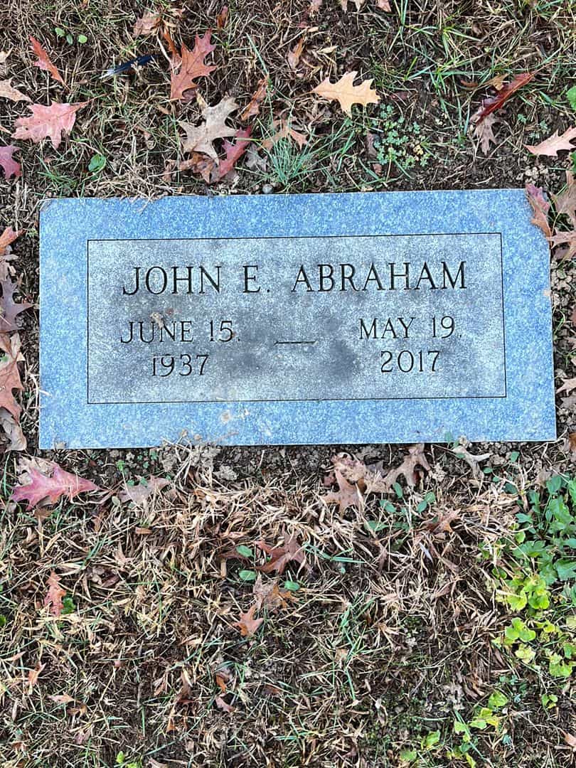 John E. Abraham's grave. Photo 3