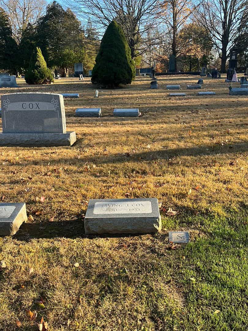 Irving J. Cox Senior's grave. Photo 2