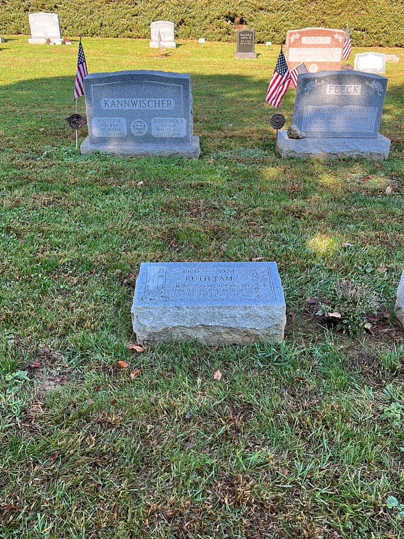 Ruth Tam's grave. Photo 2