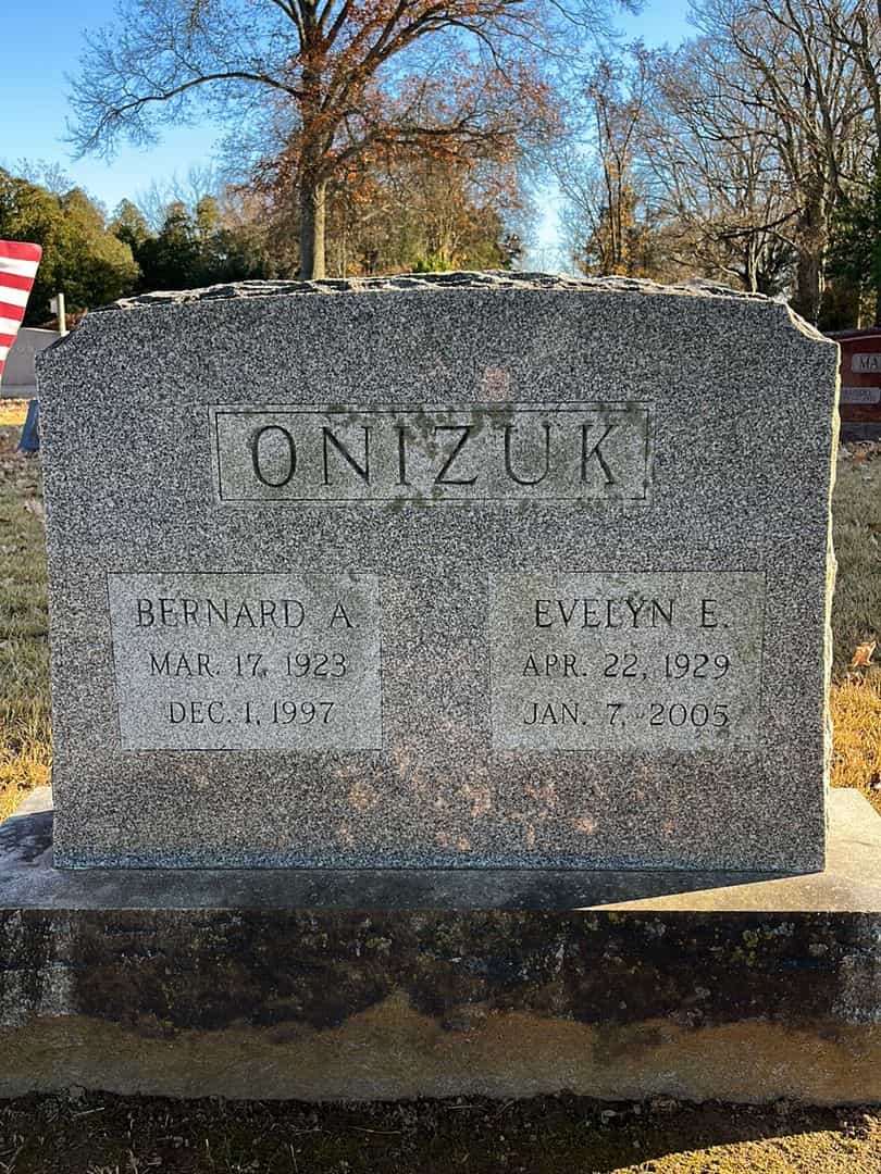 Bernard A. Onizuk's grave. Photo 3