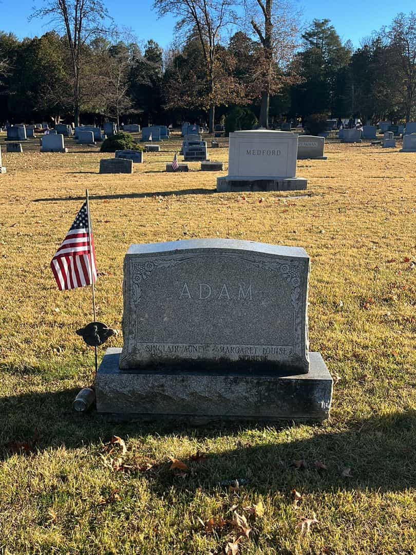 Sinclair Agnew Adam Senior's grave. Photo 2
