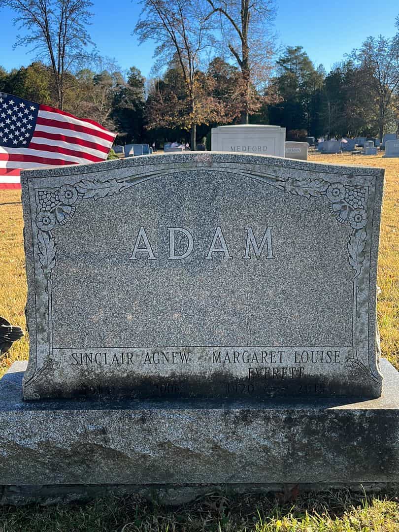 Sinclair Agnew Adam Senior's grave. Photo 3