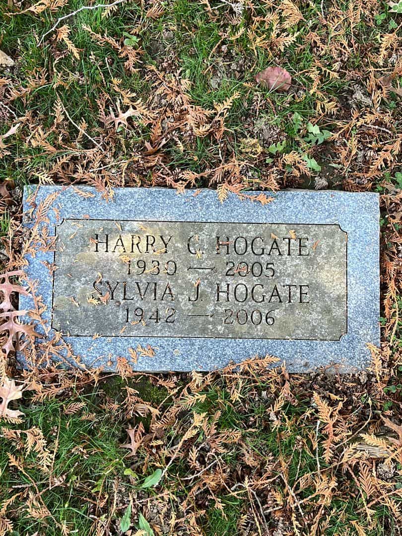 Harry C. Hogate's grave. Photo 3