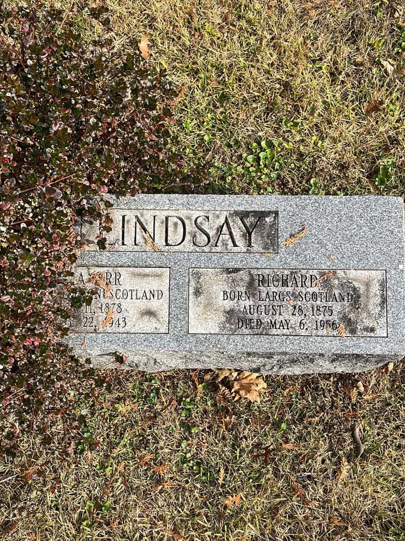 Isabella Orr Lindsay's grave. Photo 1