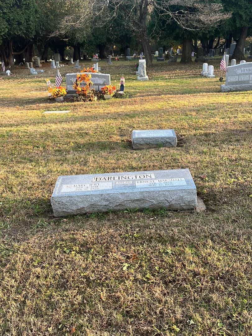 Ernest Marshall Darlington's grave. Photo 2