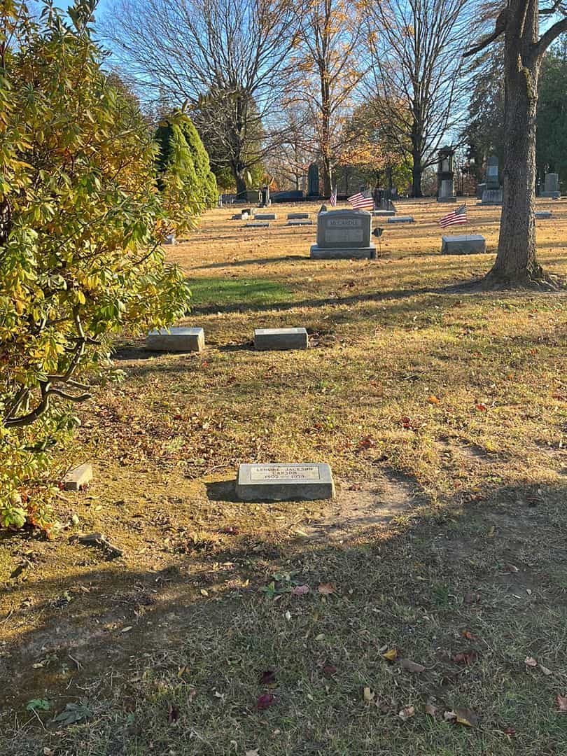 Lenore Jackson Carson's grave. Photo 3