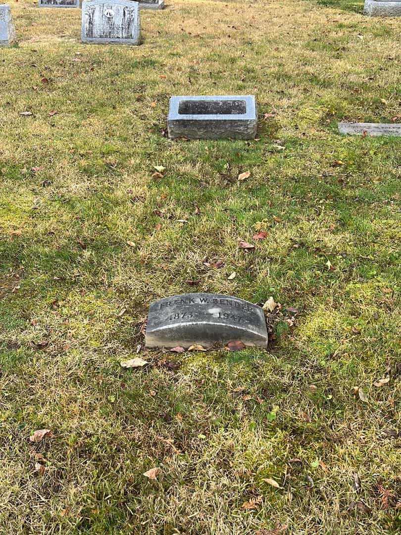 Frank W. Bender's grave. Photo 2